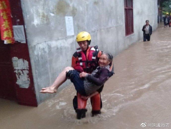 丽江暴雨，城市防洪与民众自救的双向奔赴最新消息