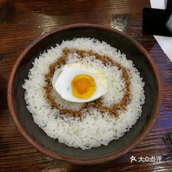 酱油白米饭最新视频揭秘，美食背后的故事与独特探索之旅