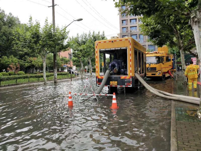 上海暴雨来袭，城市如何应对天气挑战